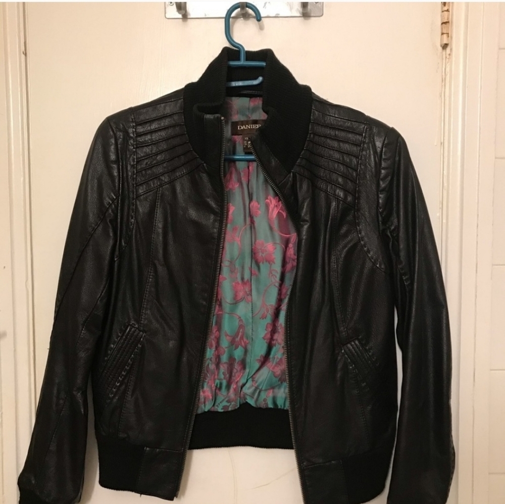 Danier Leather Jacket -xs